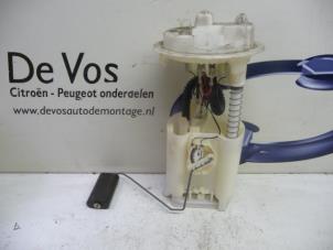 Usagé Pompe à carburant Peugeot 206 (2A/C/H/J/S) 1.6 XS,XT Prix € 55,00 Règlement à la marge proposé par De Vos Autodemontagebedrijf