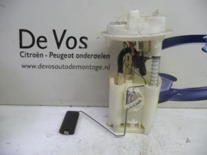 Usagé Pompe carburant électrique Peugeot 206 (2A/C/H/J/S) 2.0 GTI 16V Prix € 55,00 Règlement à la marge proposé par De Vos Autodemontagebedrijf