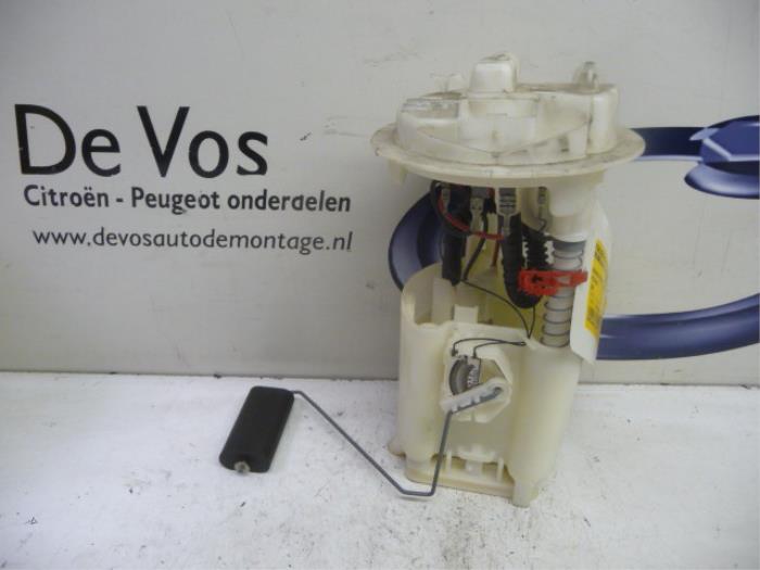 Kraftstoffpumpe Elektrisch van een Peugeot 206 (2A/C/H/J/S) 1.4 XR,XS,XT,Gentry 2000