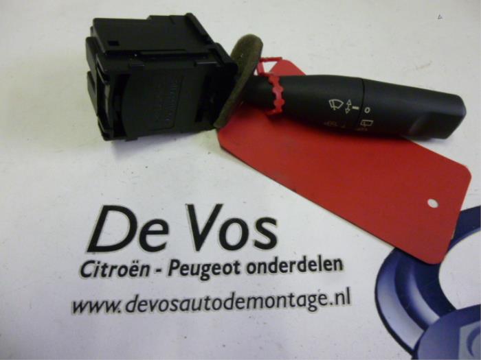 Wiper switch from a Peugeot 106 II 1.1 XN,XR,XT,Accent 2002