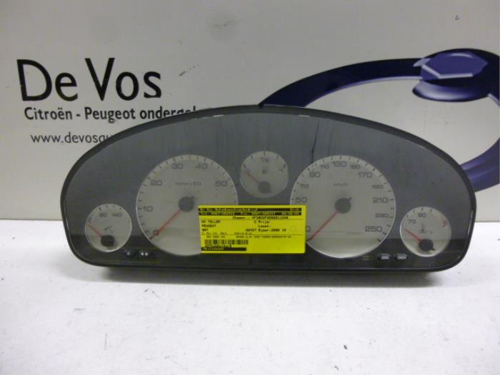 Cuentakilómetros de un Peugeot 607 (9D/U) 2.9 V6 24V 2000