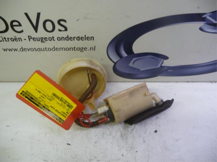 Gebrauchte Kraftstoffpumpe Elektrisch Peugeot 306 (7A/C/S) 1.4 XN,XR,XA,XRA Preis € 45,00 Margenregelung angeboten von De Vos Onderdelen