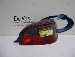 Usagé Feu arrière droit Citroen Saxo 1.1i X,SX Prix € 35,00 Règlement à la marge proposé par De Vos Autodemontagebedrijf