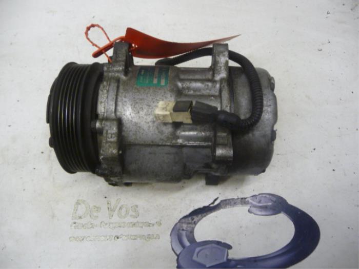 Usagé Compresseur de clim Citroen XM (Y4) 2.0 Turbo Prix € 115,00 Règlement à la marge proposé par De Vos Onderdelen