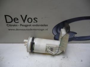 Used Electric fuel pump Peugeot 106 II 1.1 XN,XR,XT,Accent Price € 55,00 Margin scheme offered by De Vos Autodemontagebedrijf