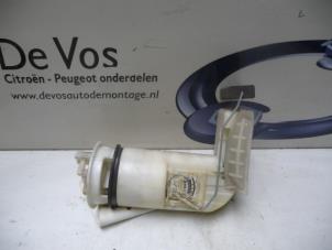 Gebrauchte Kraftstoffpumpe Elektrisch Peugeot 106 II 1.0 Preis € 45,00 Margenregelung angeboten von De Vos Autodemontagebedrijf
