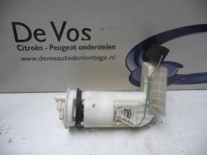 Used Electric fuel pump Peugeot 106 II 1.0 Price € 55,00 Margin scheme offered by De Vos Autodemontagebedrijf