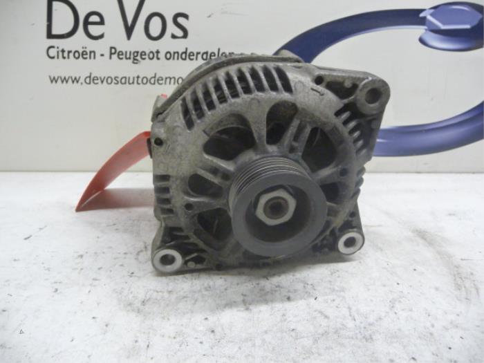 Usagé Dynamo Peugeot 406 Coupé (8C) 2.9 V6 24V Prix € 70,00 Règlement à la marge proposé par De Vos Onderdelen