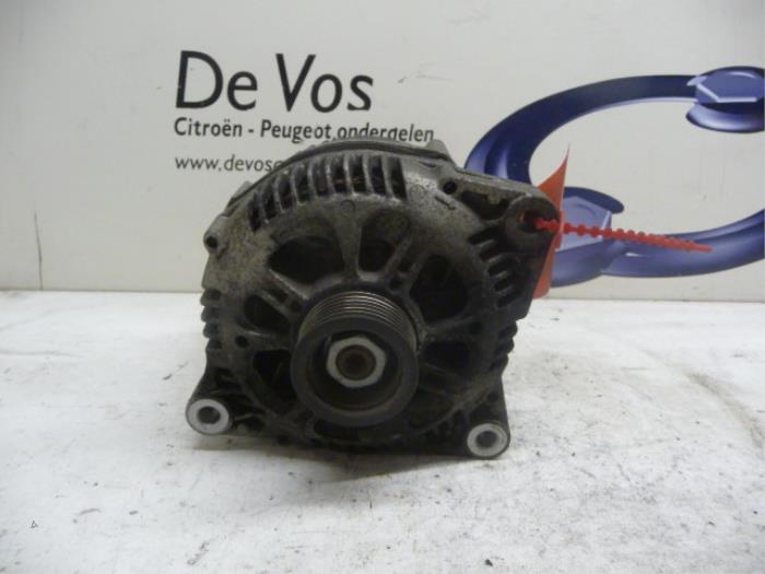 Usagé Dynamo Peugeot 605 (6B) 3.0 SV,Executive V6 24V Prix € 70,00 Règlement à la marge proposé par De Vos Onderdelen