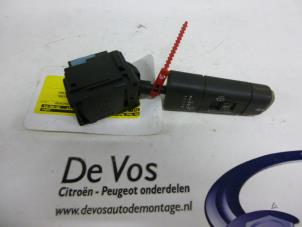 Używane Przelacznik wycieraczki Citroen XM Cena € 35,00 Procedura marży oferowane przez De Vos Autodemontagebedrijf