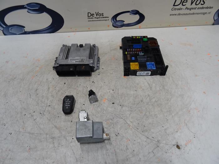 Used Engine management computer Peugeot 3008 Price € 350,00 Margin scheme offered by De Vos Onderdelen
