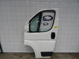 Używane Drzwi lewe przednie wersja 4-drzwiowa Citroen Jumper Cena € 350,00 Procedura marży oferowane przez De Vos Autodemontagebedrijf