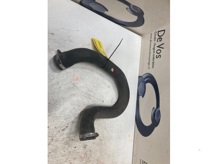 Gebrauchte Intercooler Schlauch Peugeot 3008 II (M4/MC/MJ/MR) 1.6 e-THP 165 16V Preis € 35,00 Margenregelung angeboten von De Vos Onderdelen