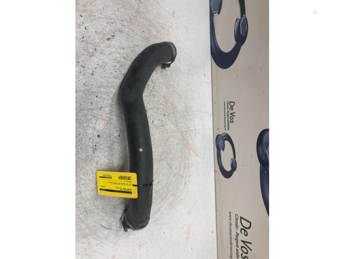 Gebrauchte Intercooler Schlauch Peugeot 3008 II (M4/MC/MJ/MR) 1.6 e-THP 165 16V Preis € 35,00 Margenregelung angeboten von De Vos Onderdelen