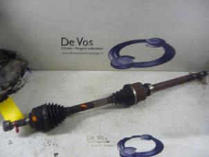 Used Front drive shaft, right Peugeot 308 CC (4B) 2.0 HDi 16V Euro 5 FAP Price € 80,00 Margin scheme offered by De Vos Autodemontagebedrijf