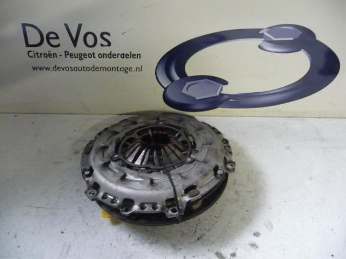 Clutch kit (complete) from a Citroën DS3 (SA) 1.6 HDiF 16V 2011