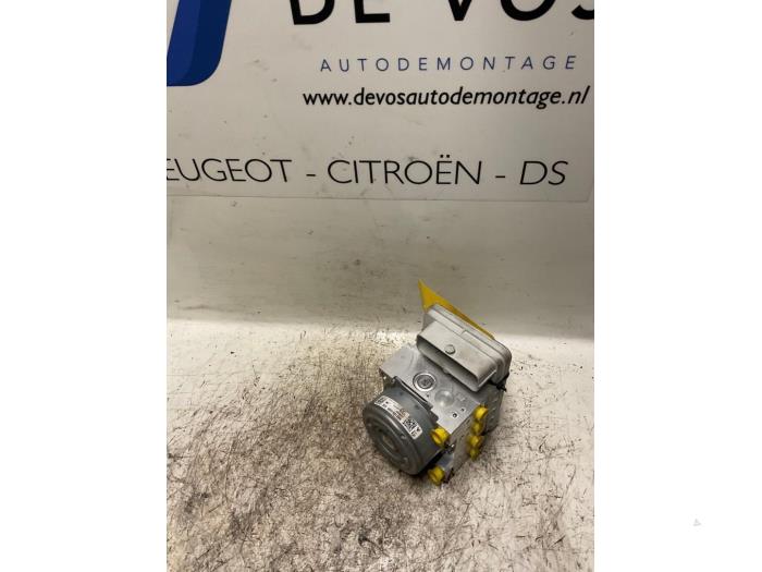 Usagé Bloc ABS Citroen C3 Picasso (SH) 1.6 16V VTI 120 Prix € 250,00 Règlement à la marge proposé par De Vos Onderdelen