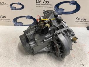 Usagé Boîte de vitesse Peugeot 406 Coupé (8C) 2.2 16V Prix € 250,00 Règlement à la marge proposé par De Vos Autodemontagebedrijf