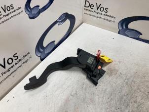 Used Accelerator pedal Peugeot Boxer (U9) 2.2 HDi 100 Euro 4 Price € 70,00 Margin scheme offered by De Vos Autodemontagebedrijf