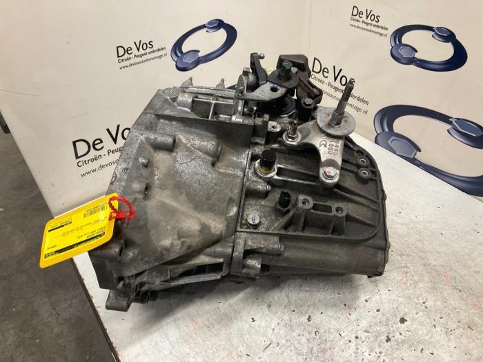 Getriebe van een Peugeot 5008 I (0A/0E) 2.0 HDiF 16V 2011