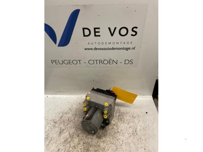 Begagnade ABS-pump Citroen Berlingo Cinqspace, Multispace 1.8 Pris € 100,00 Marginaltabell erbjuds av De Vos Onderdelen