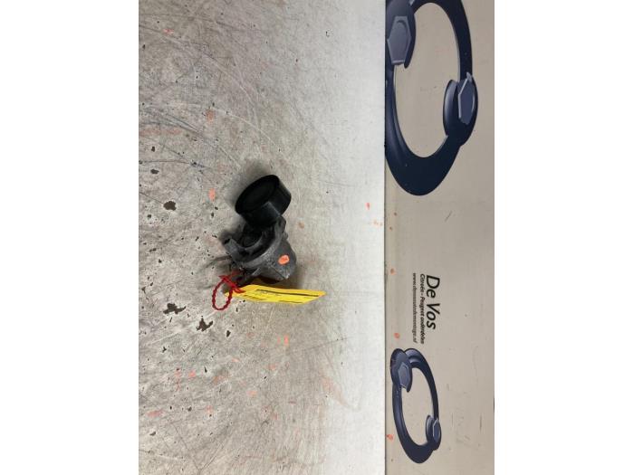 Usados Rodillo tensor correa múltiple Opel Corsa F (UB/UH/UP) 1.5 CDTI 100 Precio € 70,00 Norma de margen ofrecido por De Vos Onderdelen