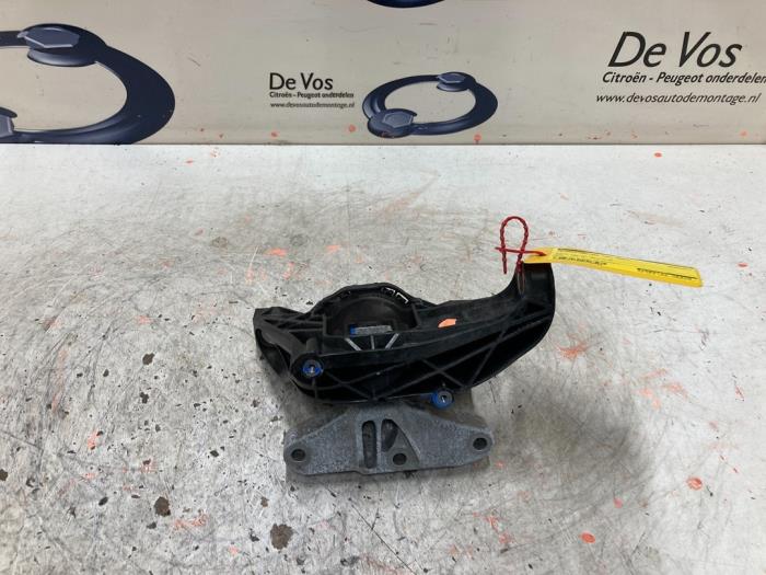 Used Engine mount Peugeot Partner (EA//EF/EN/EU) 1.5 BlueHDi 75 Price € 80,00 Margin scheme offered by De Vos Onderdelen
