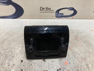 Gebrauchte Radio Peugeot Boxer (U9) 2.2 Blue HDi 140 Preis € 450,00 Margenregelung angeboten von De Vos Autodemontagebedrijf