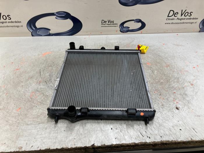 Usagé Radiateur Citroen C3 (SX/SW) 1.2 Vti 12V PureTech Prix € 55,00 Règlement à la marge proposé par De Vos Onderdelen