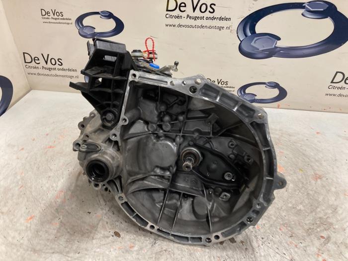 Gearbox from a Citroën C3 (SX/SW) 1.2 Vti 12V PureTech 2021