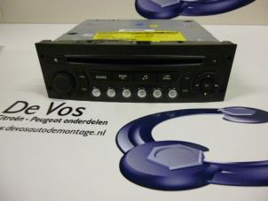 Used Radio CD player Citroen C3 Picasso (SH) 1.6 16V VTI 120 Price € 50,00 Margin scheme offered by De Vos Autodemontagebedrijf