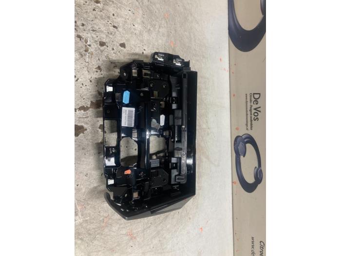 Usagé Divers Peugeot 308 (F3/FB/FH/FM/FP) 1.2 12V PureTech 110 Prix € 45,00 Règlement à la marge proposé par De Vos Onderdelen
