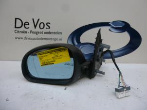 Używane Lusterko zewnetrzne lewe Peugeot 406 (8B) 1.8 16V Cena € 45,00 Procedura marży oferowane przez De Vos Autodemontagebedrijf