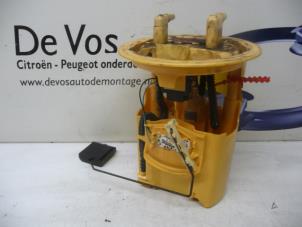 Usagé Pompe d'injection Peugeot 406 Coupé (8C) 2.2 HDI 16V FAP Prix € 45,00 Règlement à la marge proposé par De Vos Autodemontagebedrijf