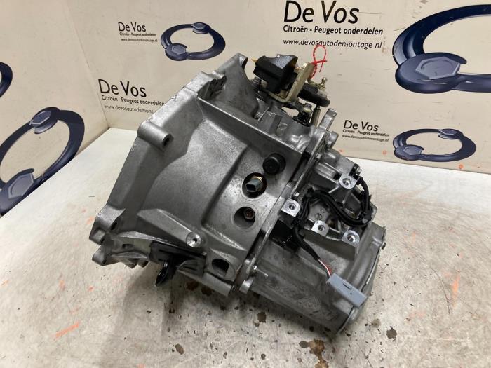 Gearbox Peugeot 5008 - 9834798280 HNS 20R101