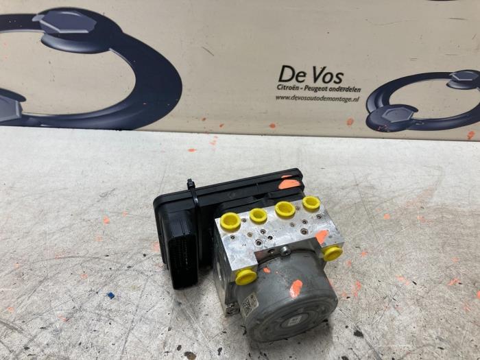 Begagnade ABS-pump DS Automobiles DS 3/Crossback (UC/UJ/UR) 1.2 12V PureTech 130 Pris € 350,00 Marginaltabell erbjuds av De Vos Onderdelen