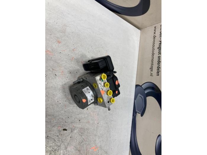 Gebrauchte ABS Pumpe Peugeot 308 (L3/L8/LB/LH/LP) 2.0 BlueHDi 150 16V Preis € 160,00 Margenregelung angeboten von De Vos Onderdelen