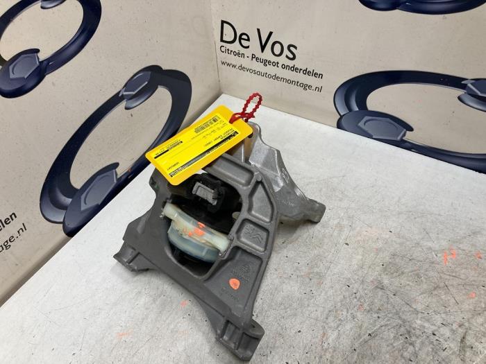 Usagé Support moteur Peugeot Expert (V1/VA/VB/VE/VF/VT/VY) 2.0 Blue HDi 150 16V Prix € 70,00 Règlement à la marge proposé par De Vos Onderdelen