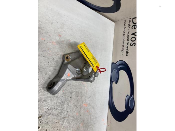Usagé Support moteur Peugeot Expert (V1/VA/VB/VE/VF/VT/VY) 2.0 Blue HDi 150 16V Prix € 80,00 Règlement à la marge proposé par De Vos Onderdelen