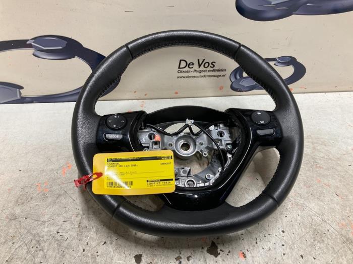 Steering wheel from a Peugeot 108 1.0 12V VVT-i 2019