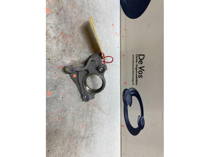 Used Engine mount Opel Grandland (X) Price € 20,00 Margin scheme offered by De Vos Onderdelen