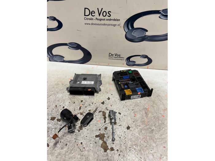 Used Engine management computer Opel Corsa F (UB/UH/UP) 1.2 Turbo 12V 100 Price € 350,00 Margin scheme offered by De Vos Onderdelen