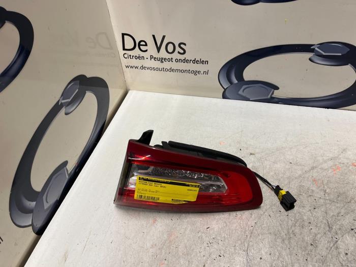 Taillight, right from a Citroën DS5 (KD/KF) 2.0 HDiF 160 16V 2015