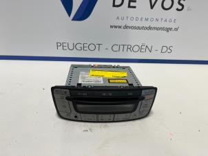 Usados Radio Peugeot 107 1.0 12V Precio € 70,00 Norma de margen ofrecido por De Vos Autodemontagebedrijf