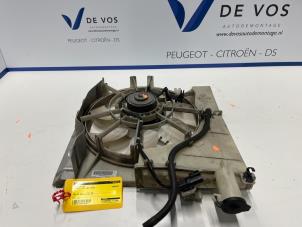 Usados Caja de aleta de refrigeración Peugeot 107 1.0 12V Precio € 70,00 Norma de margen ofrecido por De Vos Autodemontagebedrijf