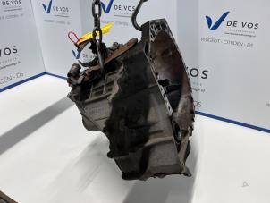 Gebrauchte Getriebe Peugeot 107 1.0 12V Preis € 200,00 Margenregelung angeboten von De Vos Autodemontagebedrijf