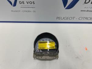Usados Cuentakilómetros Peugeot 107 1.0 12V Precio € 70,00 Norma de margen ofrecido por De Vos Autodemontagebedrijf