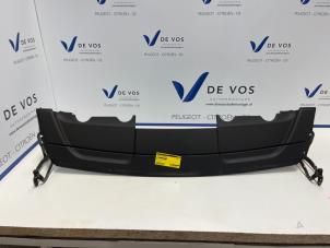 Usagé Plaque de protection toit cabriolet Peugeot 308 Prix € 250,00 Règlement à la marge proposé par De Vos Autodemontagebedrijf