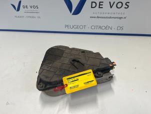 Usagé Réservoir filtre à particules Peugeot 308 Prix € 70,00 Règlement à la marge proposé par De Vos Autodemontagebedrijf