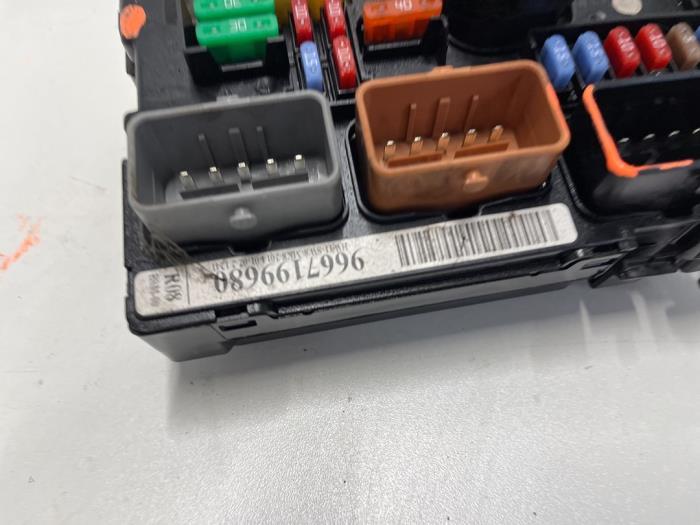 Fuse box Citroen DS3 1.6 VTi 120 16V 6500HV VALEO